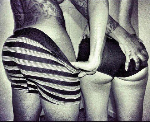 FOLLOW US....LOOKING FOR SEXII LESBIANS THAT CAN MAKE SHIT TURN UP
