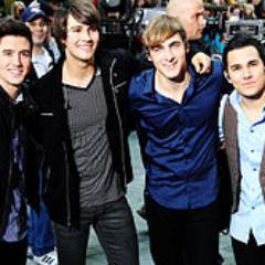 amo a justin bieber, big time rush  y one direction con todo mi corazon y mi mayor sueño es poder algun dia conocerlos