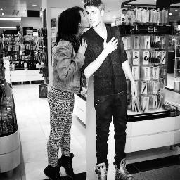 : 3 Hmm .. I am the joy of those who love me, the sadness of those who hate me and worry of who's jealous. :D3 I lovee Justin bieber !