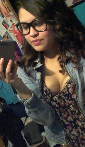 DeeNieves92's profile picture. Look Famous, Be Legendary.