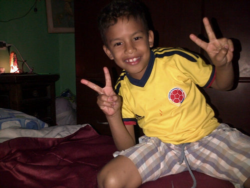 Hermano de @Melanybadillo. Yo sigo a los que me siguen así que ¡SIGANMEN!