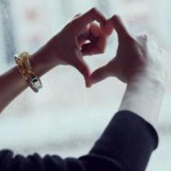أحب الرســـمْْْ ~~القـــراءةْْْ~~الجـلوس على شاطـــئ البحــرْْْ~~