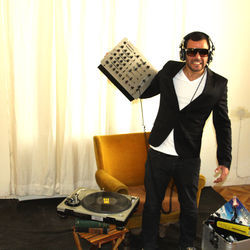 Yonathan_Dahan's profile picture. revival of the spirit...