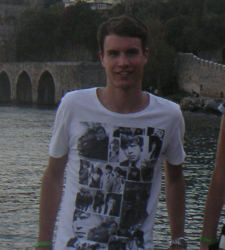 Henkar9's profile picture. Nationalekonom och statsvetare, arbetar med finansiell stabilitet. Tror på normalfördelningen.