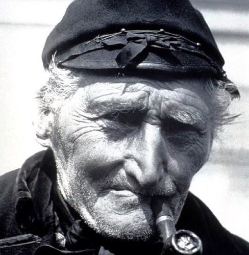 A go quæxi 100 anni, u belin me tîa ancüa, me piâxe beccià, u Mâ, u me barchìn e me nêvo sun a me vitta..