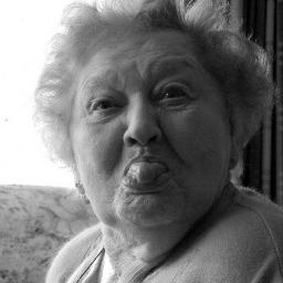 Sou tia Gertrudes mas pode ma chamar de GG, já fiz de tudo nessa vida, hoje em dia sou apenas linda e gramurosa e uma ótima conselheira para os jovis.