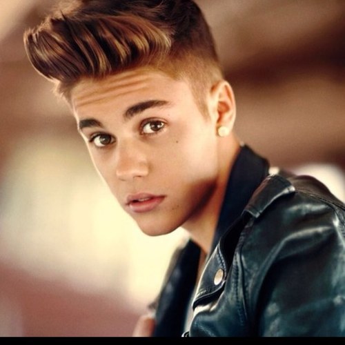 Justin You Should Crauhl Into My Bed - Followed By @carlyraejepsen + @codysimpson - Lovatic and Belieber