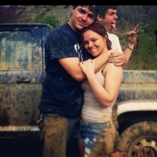 You've probaly seen her on @MTV 's new show #BuckWild ! The red headed firecracker @CaraFnParrish. #RIPShainGandee
