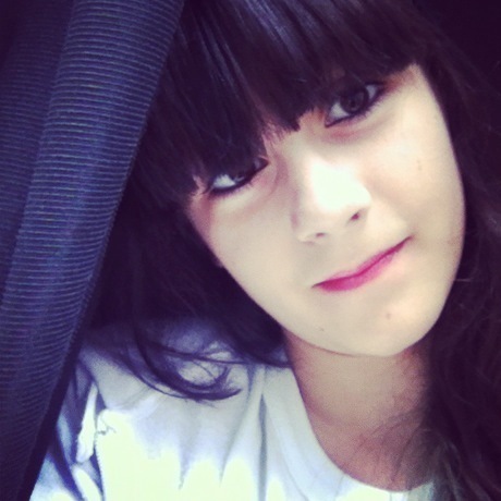 I love 1D, pizza chocolate, menina q tem sonhos e nao desiste deles !!!
Quer me conhecer mais ? Me siga !