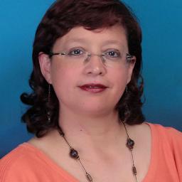 Comunicadora Social, con un diplomado en Comunicación Corporativa.