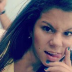 -Estou aqui é pra viver,cair,aprender,levantar e seguir em frente.Sou isso hoje...Amanhã,ja me reinventei ;p