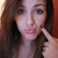 Eu gosto do seu jeito de agir , de falar, vc me faz da muitos risadas ate quando estou triste ,te admiro ate com seu jeito ''grosso'' de ser :)