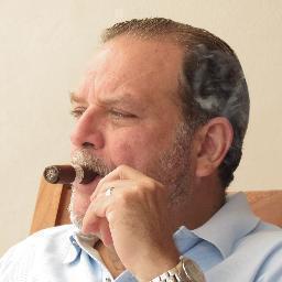 martinezcuenca's profile picture. Economist and Master Maker of @joyacigars