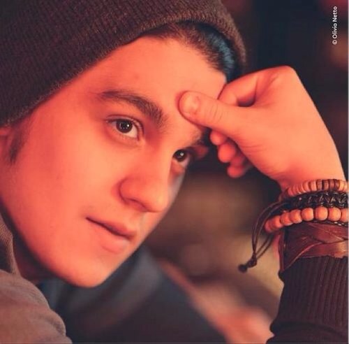 Você pode até tocar o céu se crer!! (Since: 29/09/2011) campeão,vencedor @luansantana tudo por você!! http://t.co/qu8yhGyTqy