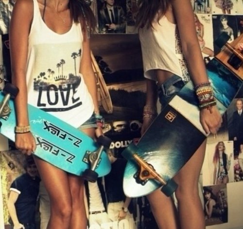 Girls can longboard too
#longboarding #macmiller #vans #belieber