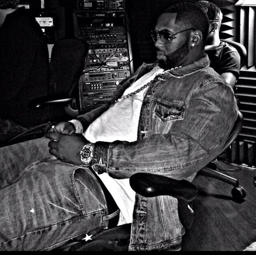 RAPPER/WRITER/GENIUS BUT THAT'S ANOTHER STORY... SIGNED TO DIAMOND EMPIRE/SONY AND SAID TO BE POWERFUL ENOUGH TO BRING THE EAST BACK bookfranklucas@gmail.com