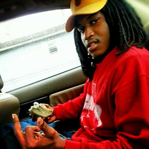 DESE BITCHES DEY CUM AND GO SO IM NOT PICKIN ANYONE....#FREEMANIGGAZ