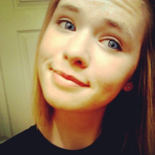 I LOVE 1D!!! i love my two sisters heather and courtney!3