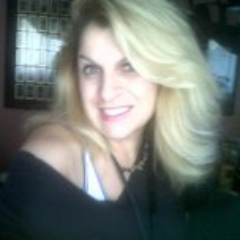 AngieFiorPerl's profile picture. 