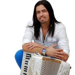 Cantor, Compositor, Sanfoneiro e Repentista. Contato para shows (084) 8812.0604 / (084) 9633.3800 .  E tome forró. Ééééé, só não balança quem não quer!