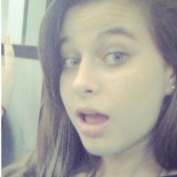 E já não dói mais. Mas dá saudade. Uma saudade que faz os olhos brilharem por alguns segundos e um sorriso escapar volta e meia.