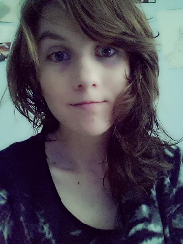 Hi im krystal im 17 i am a year 12 student. I love music and my mates 3