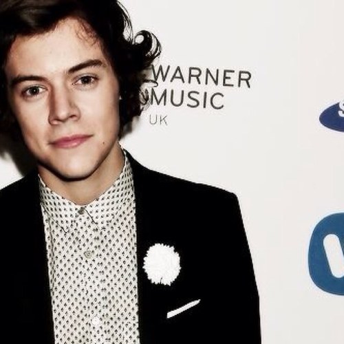 a1dblog's profile picture. I hate when im making milk shakes and all the boys show up in my yard.