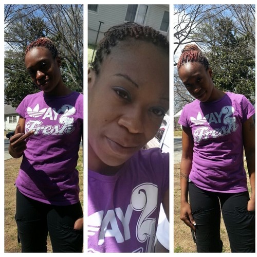 Im still dat b*tch..Blowin gas n countin $$$..still Mrs Redd #KnoDat...fuk dez duk a$$ hoez friends r overrated...yu aint n my circle yu #irrelevant