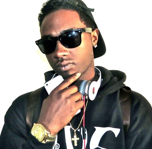 I'm a young artist on the road to riches tryin to dodge this traffic #realtalk