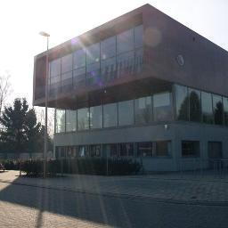 BRIGHTo9v's profile picture. Just to make friends with new people 🥰