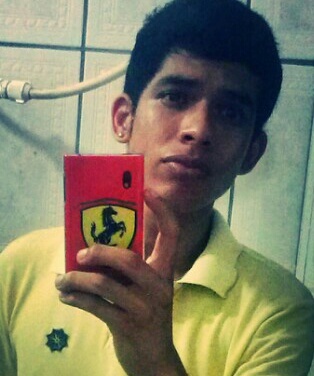 louco? não apenas sempre feliz, vivendo as batidas do que meu coração sempre quis, e servindo ao Deus como um eterno aprendiz!!!