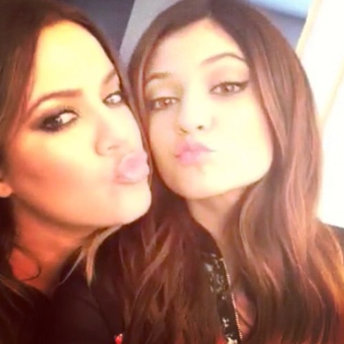 kardashkonfiden's profile picture. love the kardashians my website vvvvvvv all about kardashians,Demi lovato, Justin bieber and Nicki minaj love these alllllllll