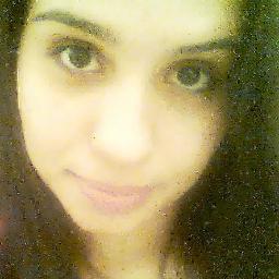 Sou uma menina delicada , adoroooooo cantar ( acho que isso não é novidade kkkkkkkk)
Tenho grandes amigos :))))...E sempre conquisto minhas metas... :))))))