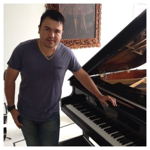 Empresario Da Bcm Produçoes! Administrador das Bandas Bonde Do Brasil, Collo De Menina & Flavio e Pisada Quente! ParaíbaPB http://t.co/L4cjHBStxv