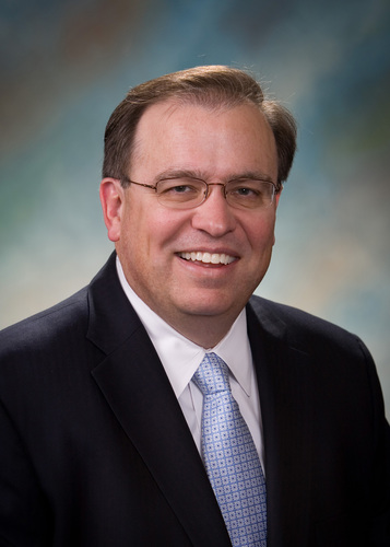Client service focused professional.  Real estate enthusiast-#multifamily, love unique travel spots, golf and #ethnicfoods @cbz. Tweets are my own.