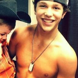 Since when I saw you and heard you, my world changed. My world is now you, my smile is now yours! I Love You Austin Mahone (Since : 24.03)