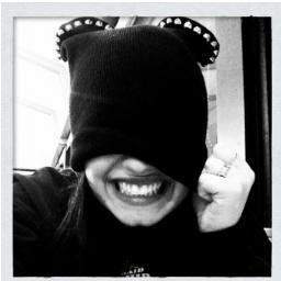 02hr34pm's profile picture. CONTA INVADIDA! POR FAVOR, DENUNCIEM (COMO SPAM) NAO SEI SE VOU CONSEGUIR SALVAR ESSE USER!
