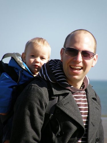 Website developer, father of two, sport & music lover, usually tempted by beer, wine & spirits