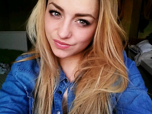 xdeeeb's profile picture. 