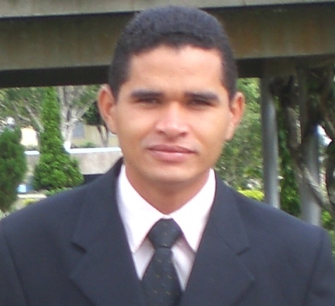 Sou pastor da igreja Adventista do Sétimo Dia e amo esta obra. Casado com Leila Jarly e atualmente trabalhamos no distrito de Luzilândia-PI.