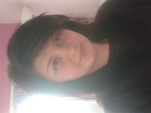 Im English I love music and I am a dedicated fan of one direction despite my mother saying I am obsessed hahahah...