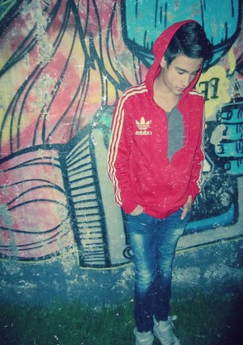 I just love to traveling and take photos