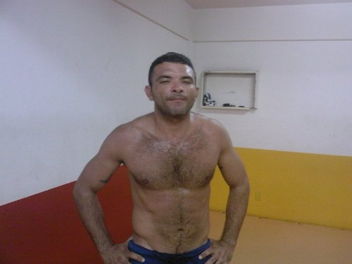 JeancarloDos's profile picture. tenho 1.73m,olhos castanhos.branco,35 anos,faço jiu jitsu,jogo xadrez,toco guitarra e gosto de fazer amizades..e claro curto o bom e velho Rock and Roll