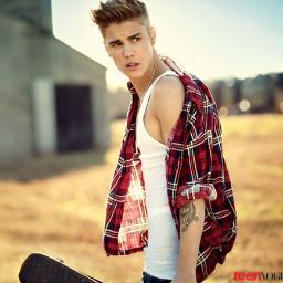 i'm a 16 year old girl from tunisia and i love justin bieber so much :-)) BELIEBER FOR EVER!!!!!