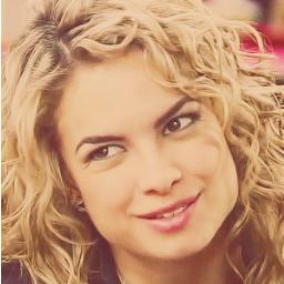Lua, por você eu choro, sorrio, sofro, fico feliz, fico triste, por você eu faço TUDO. Mas não descrever sobre você, pois É IMPOSSÍVEL descrever sobre perfeição