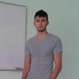 sporcu ögrenci cılgılar ğibi müzik dinleyen birisi