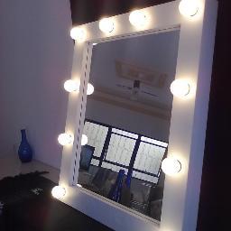Espelhos iluminados tipo camarim e outros modelos sob encomenda. Diversos modelos de molduras: Diva, Coração, Elipse,  Redondo, Gota, Retangular, Sextavado...