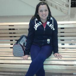 carliyux's profile picture. Un abogado que solo sabe de derecho es un mal abogado