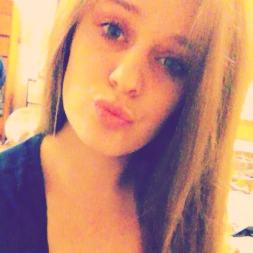 ABrown_Xoxo's profile picture. #teamtaken #Junior #SteelersFan #Yankee #TeamFollowBack ♥ just cause im a steelers fan doesnt mean i cant like the ravens. Gotta problem? Dont follow me✌