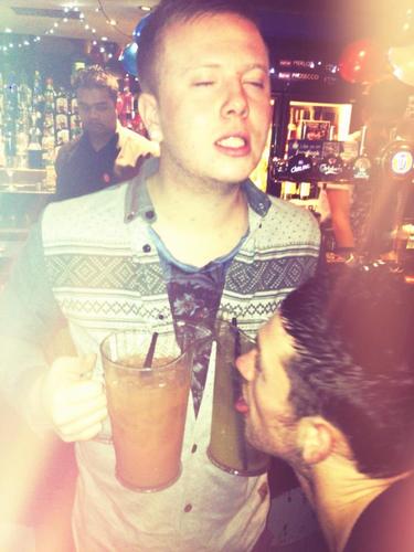 FingerAFatBird's profile picture. I love 24 and cod.